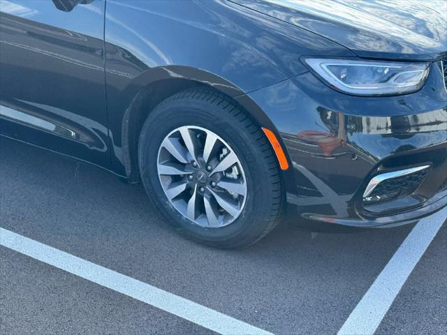 2024 Chrysler Pacifica - $23,900