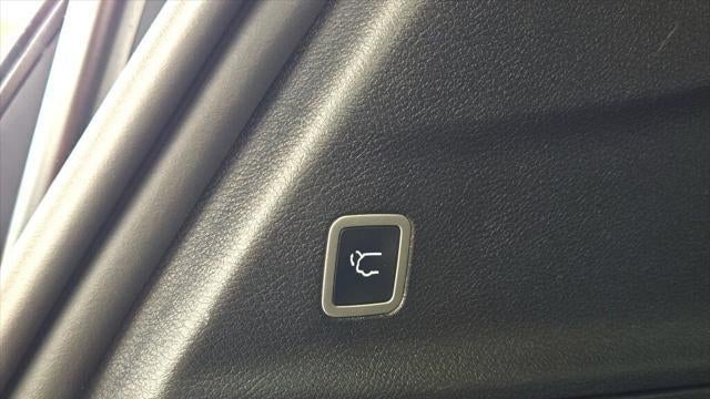 2024 Chrysler Pacifica Plug-In Hybrid S Appearance