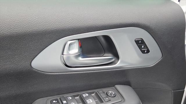2024 Chrysler Pacifica Plug-In Hybrid S Appearance