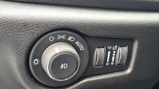 2024 Chrysler Pacifica Plug-In Hybrid S Appearance