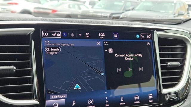 2024 Chrysler Pacifica Plug-In Hybrid S Appearance