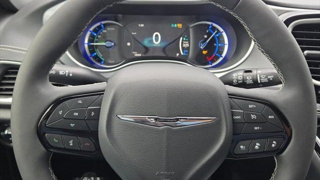 2024 Chrysler Pacifica Plug-In Hybrid S Appearance