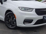 2024 Pacifica Plug-In Hybrid Thumbnail 3