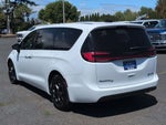 2024 Pacifica Plug-In Hybrid Thumbnail 3