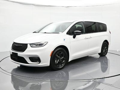 2024 Chrysler Pacifica Plug-In Hybrid Road Tripper 4DR Mini-Van