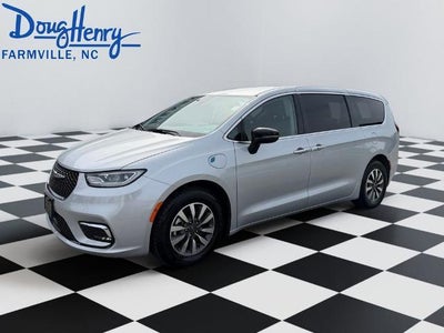 2024 Chrysler Pacifica Plug-In Hybrid S Appearance 4DR Mini-Van