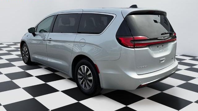 2024 Chrysler Pacifica Plug-In Hybrid Premium S Appearance