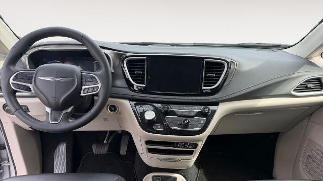 2024 Chrysler Pacifica Plug-In Hybrid Premium S Appearance