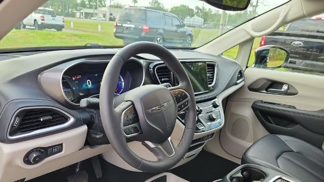 2024 Chrysler Pacifica Plug-In Hybrid Road Tripper