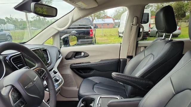 2024 Chrysler Pacifica Plug-In Hybrid Road Tripper