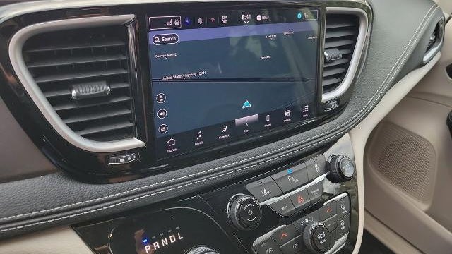 2024 Chrysler Pacifica Plug-In Hybrid Road Tripper