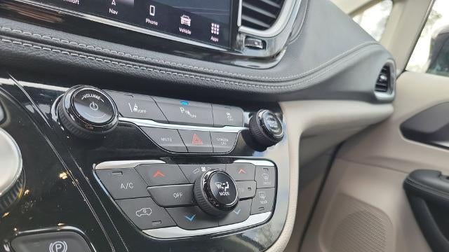 2024 Chrysler Pacifica Plug-In Hybrid Road Tripper