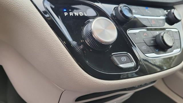 2024 Chrysler Pacifica Plug-In Hybrid Road Tripper