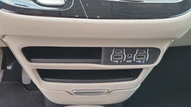 2024 Chrysler Pacifica Plug-In Hybrid Road Tripper