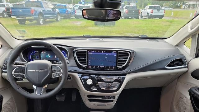 2024 Chrysler Pacifica Plug-In Hybrid Road Tripper