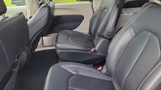 2024 Chrysler Pacifica Plug-In Hybrid Road Tripper