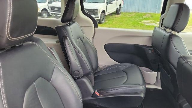 2024 Chrysler Pacifica Plug-In Hybrid Road Tripper