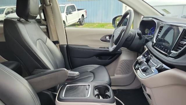 2024 Chrysler Pacifica Plug-In Hybrid Road Tripper