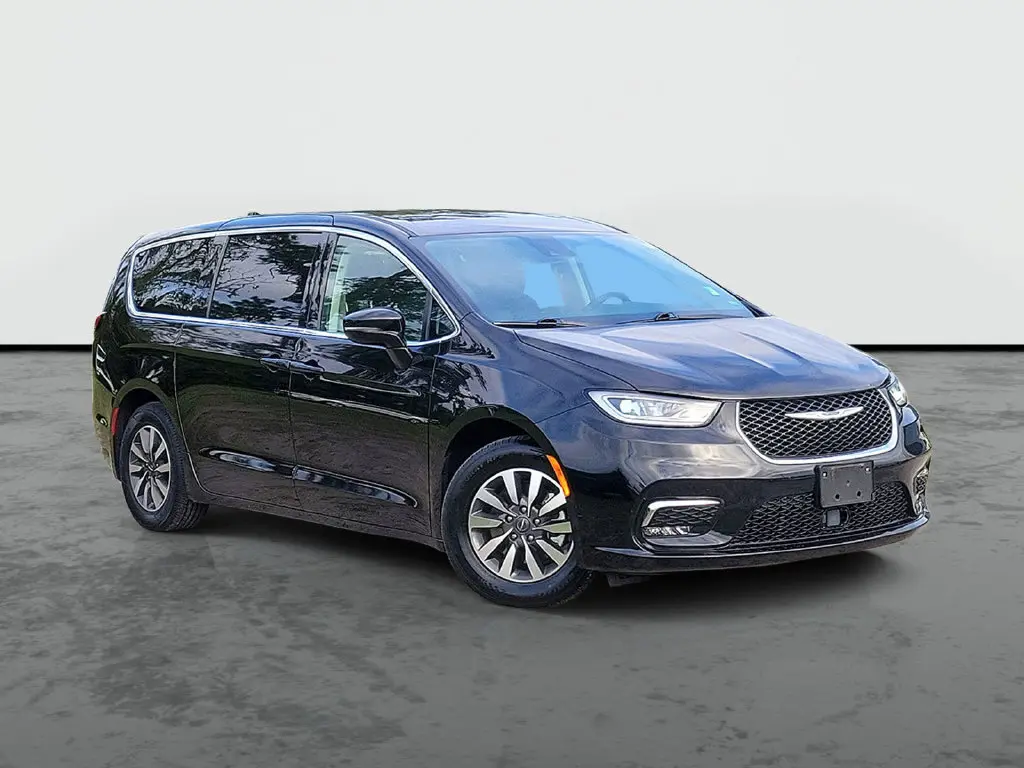 2024 Chrysler Pacifica - $22,202