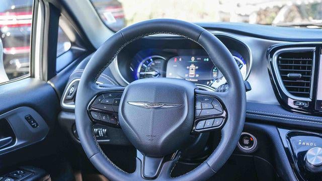 2022 Chrysler Pacifica Hybrid Limited