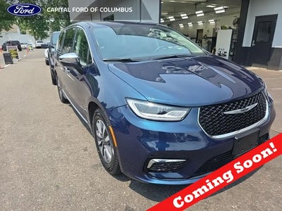 2023 Chrysler Pacifica Plug-In Hybrid Limited 4DR Mini-Van