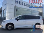 2023 Pacifica Plug-In Hybrid Thumbnail 1