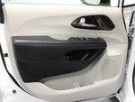 2023 Pacifica Plug-In Hybrid Thumbnail 9