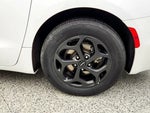 2024 Pacifica Plug-In Hybrid Thumbnail 4