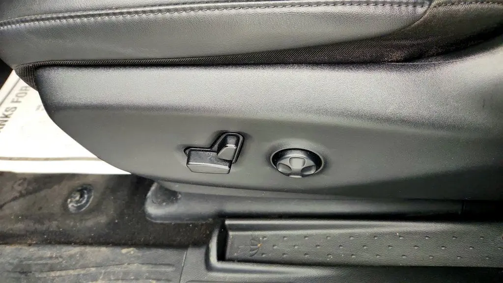 2024 Chrysler Pacifica Plug-In Hybrid Road Tripper