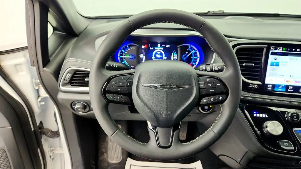 2024 Chrysler Pacifica Plug-In Hybrid Road Tripper