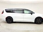 2024 Pacifica Plug-In Hybrid Thumbnail 13