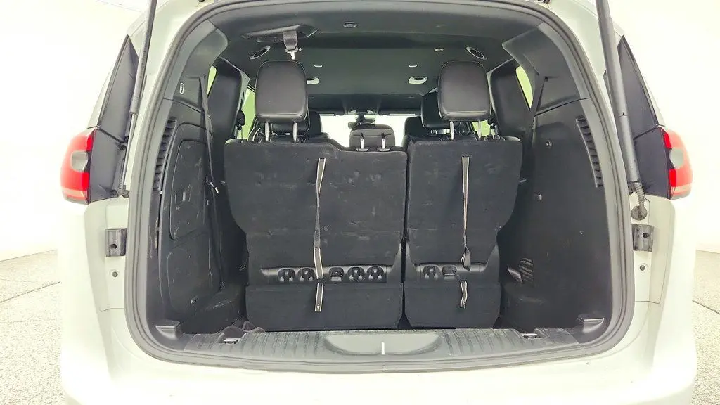 2024 Chrysler Pacifica Plug-In Hybrid Road Tripper