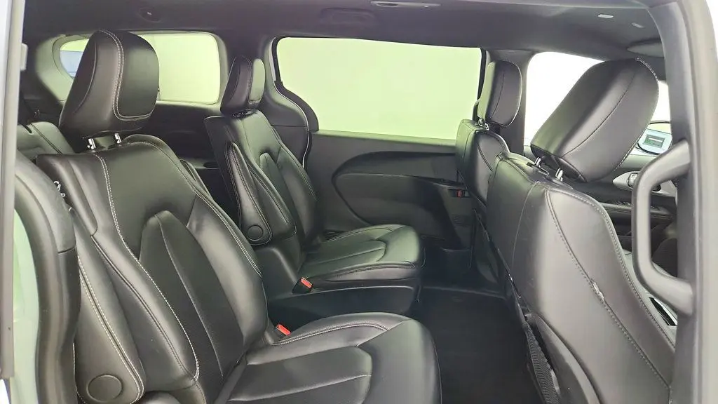 2024 Chrysler Pacifica Plug-In Hybrid Road Tripper