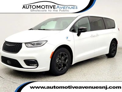 2024 Chrysler Pacifica Plug-In Hybrid Road Tripper 4DR Mini-Van