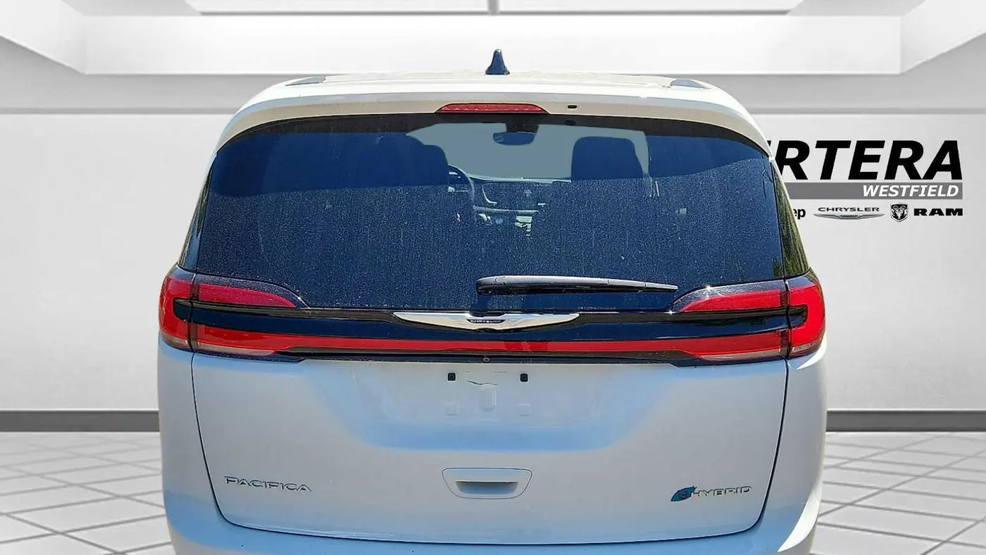 2024 Chrysler Pacifica Plug-In Hybrid Select