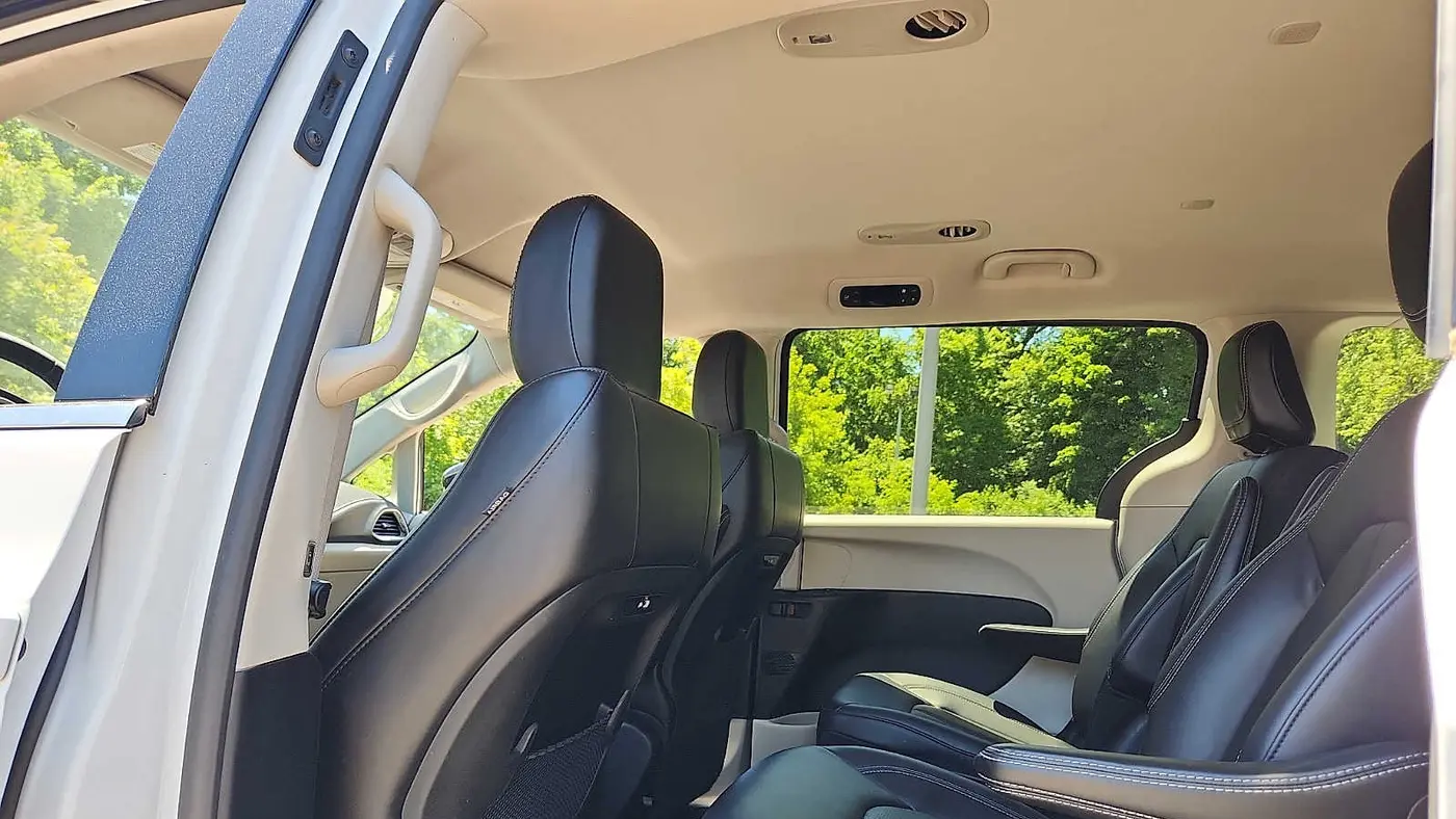 2024 Chrysler Pacifica Plug-In Hybrid Select
