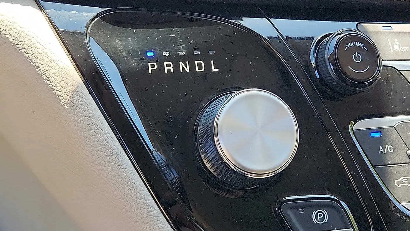 2024 Chrysler Pacifica Plug-In Hybrid Select