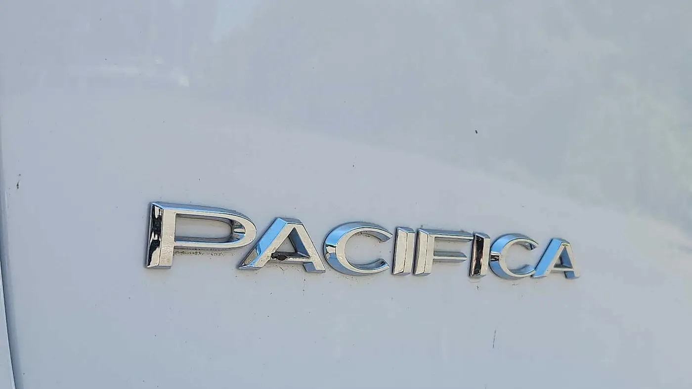 2024 Chrysler Pacifica Plug-In Hybrid Select