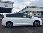 2024 Pacifica Plug-In Hybrid Thumbnail 4