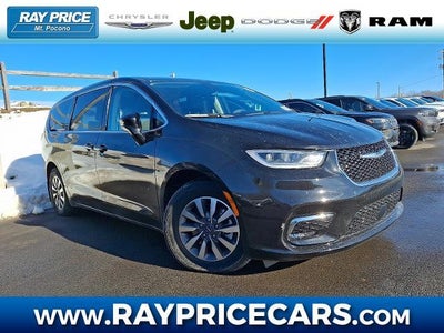 Photo of a 2024 Chrysler Pacifica Plug-In Hybrid Road Tripper 4DR Mini-Van for sale