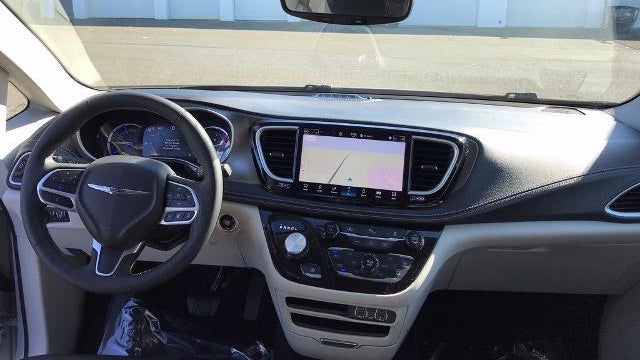 2024 Chrysler Pacifica Plug-In Hybrid Road Tripper