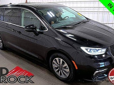 2024 Chrysler Pacifica Plug-In Hybrid Select 4DR Mini-Van