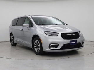 2022 Chrysler Pacifica Hybrid with Silver Mist Clearcoat Exterior