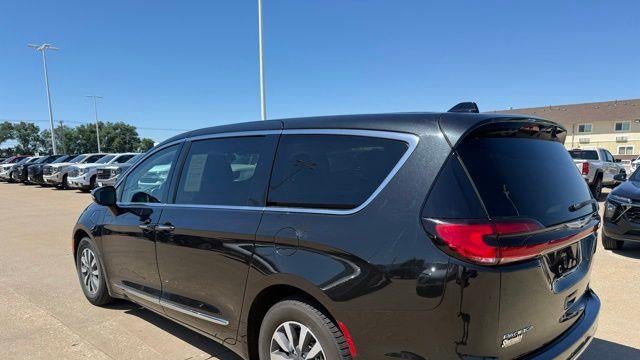 2023 Chrysler Pacifica Plug-In Hybrid Limited