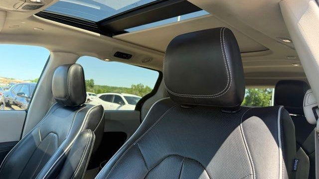 2023 Chrysler Pacifica Plug-In Hybrid Limited