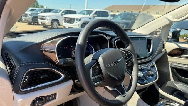 2023 Chrysler Pacifica Plug-In Hybrid Limited