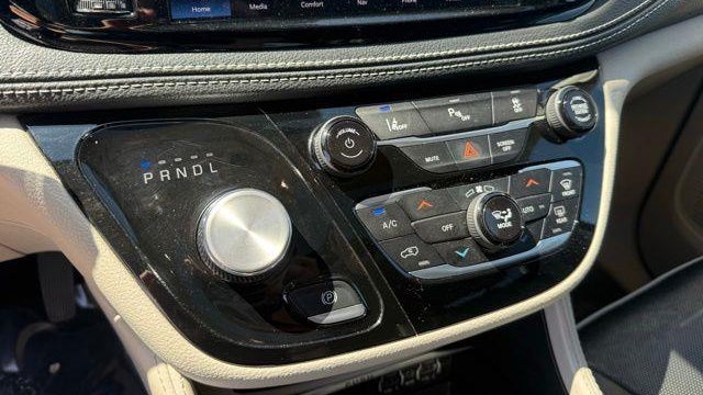 2023 Chrysler Pacifica Plug-In Hybrid Limited