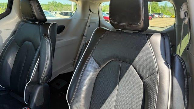 2023 Chrysler Pacifica Plug-In Hybrid Limited