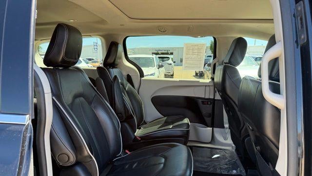 2023 Chrysler Pacifica Plug-In Hybrid Limited