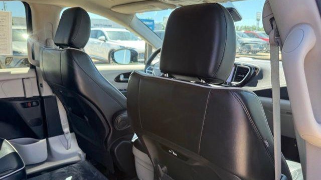 2023 Chrysler Pacifica Plug-In Hybrid Limited